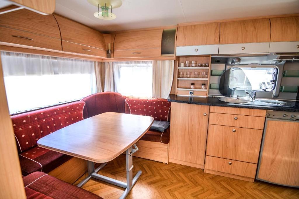 Camping Molo Surf Spot ヤスタルニャ エクステリア 写真